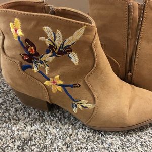 Worn once embroidered ankle boots!
